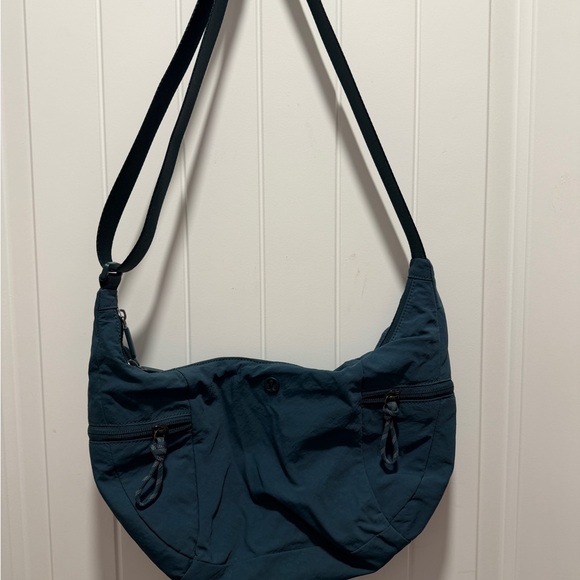 lululemon athletica Handbags - Lululemon Nylon Crescent Shoulder Bag - Teal Blue